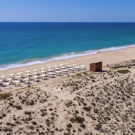 Vale Do Garrao فيلة المانسيل