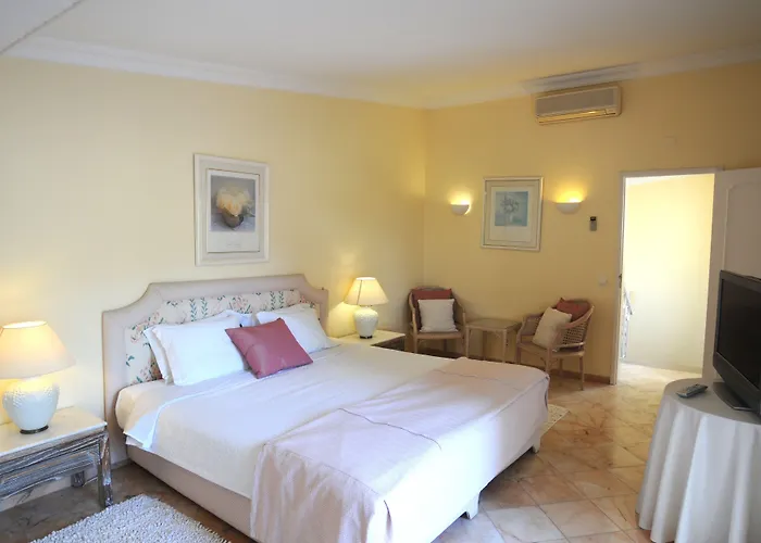 Vale Do Garrao * アルマンシル