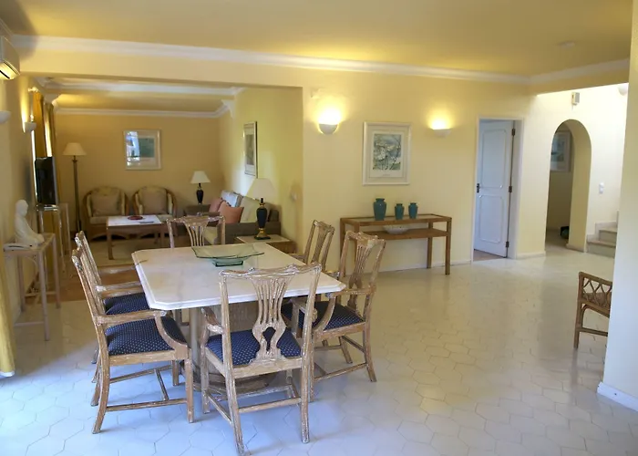 ヴィラ Vale Do Garrao